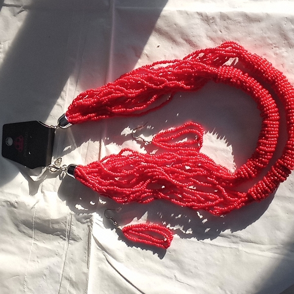 Necklace and earring set - Picture 2 of 5